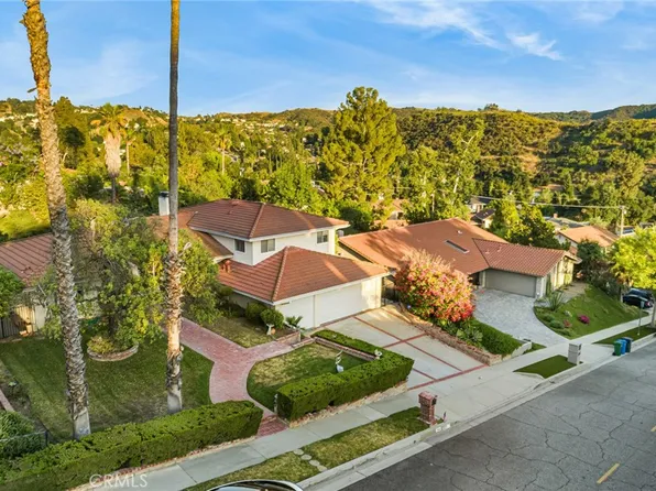 3940 Declaration Ave, Calabasas, CA 91302