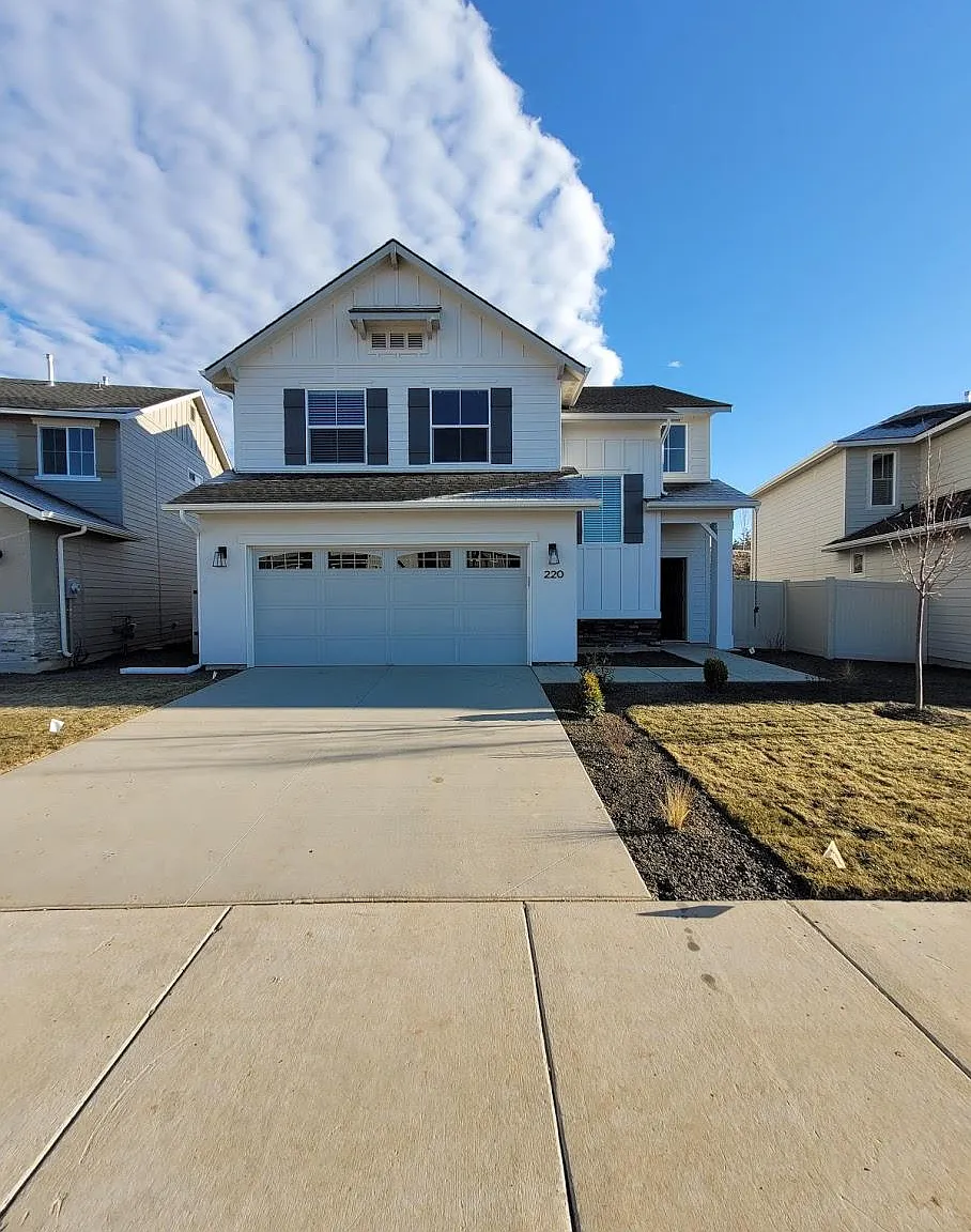3 bed, 2.5 bath, 2017 sqft, $2,795 — Photo 1