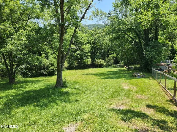 3218 Greenway Dr, Knoxville, TN 37918