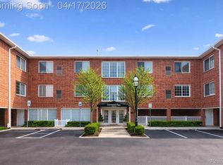444 Chester St APT 425, Birmingham, MI 48009