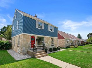 5700 N Sidney PLACE, Glendale, WI 53209