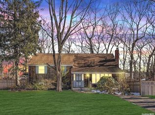 95 McGaw Ave, Lake Grove, NY 11755