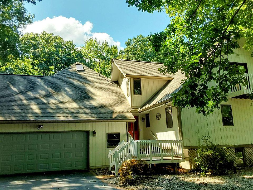 1st image of 810 E Oakridge Ct