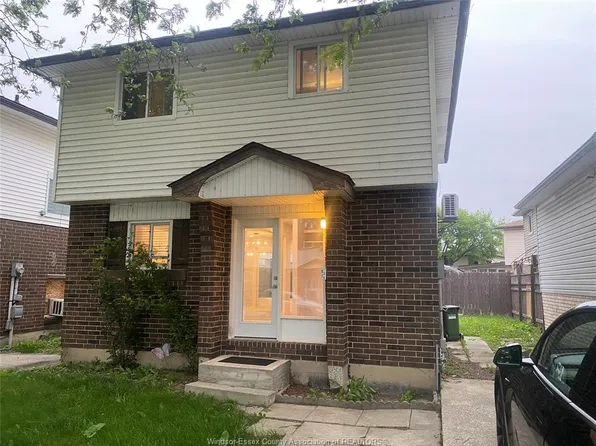 8324 Gregory Pl, Windsor, ON N8S 4N4