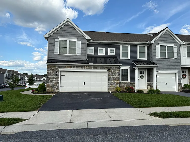 411 Mayapple Dr — Photo 1