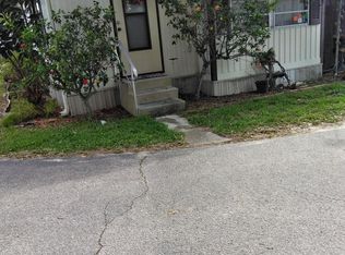 28 Sharps Cir, Eustis, FL 32726