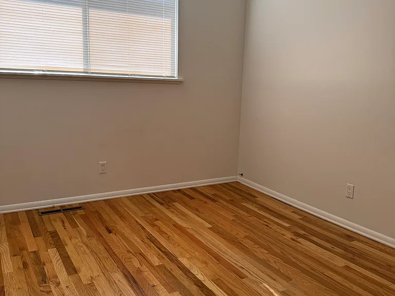 950 Taney Ln — Photo 14