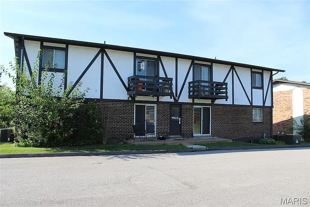 2 bed, 950 sqft, $1,200 — Photo 2