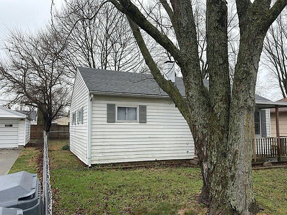 3rd image of 2705 Crystal St