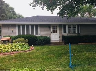 56 Farrell St N, Maplewood, MN 55119