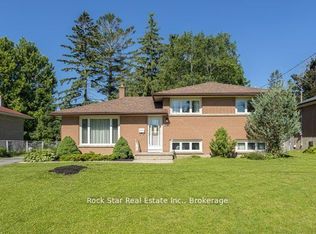 331 Meadowcrest Rd, Kingston, ON K7M3S4