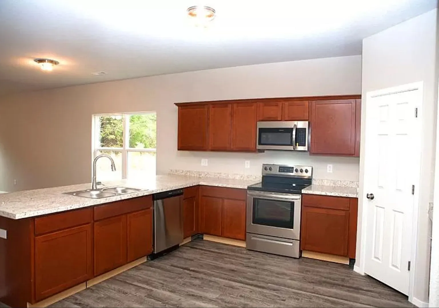 4-Bedroom, 2-Bathroom West Fayetteville Home With Fenced In Backyard And 2x Car Garage - Availabl... — Photo 3