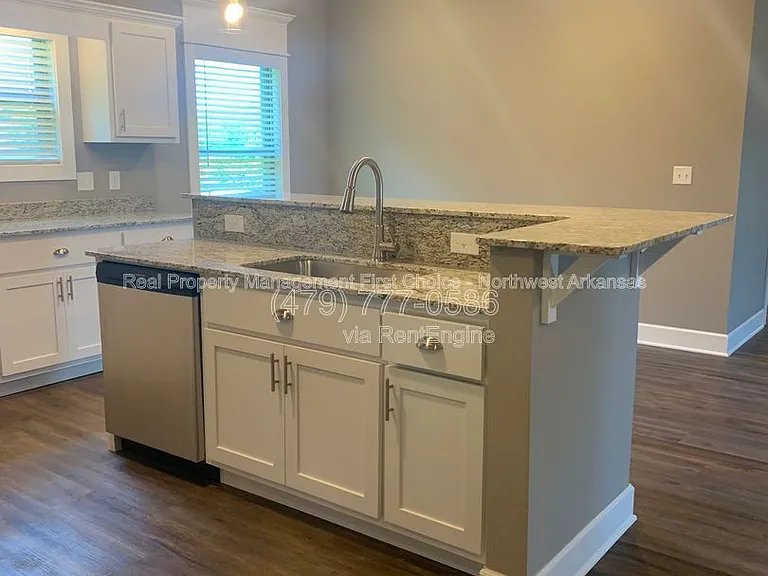 537 Buckboard Rd — Photo 6