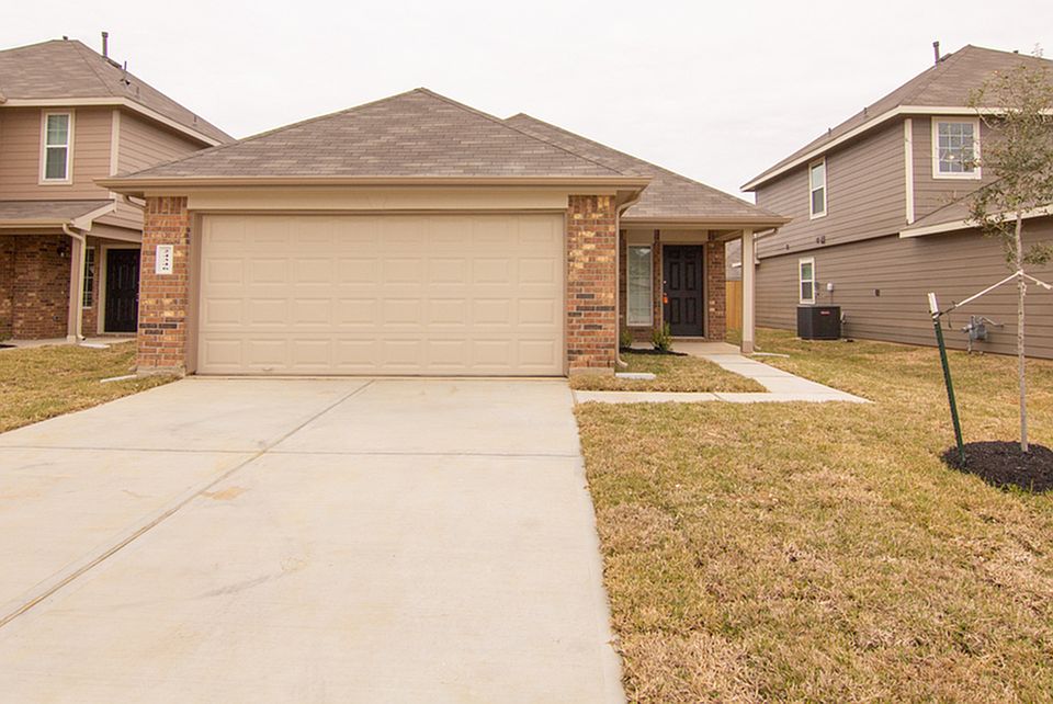 1st image of 24346 Bella Carolina Ct