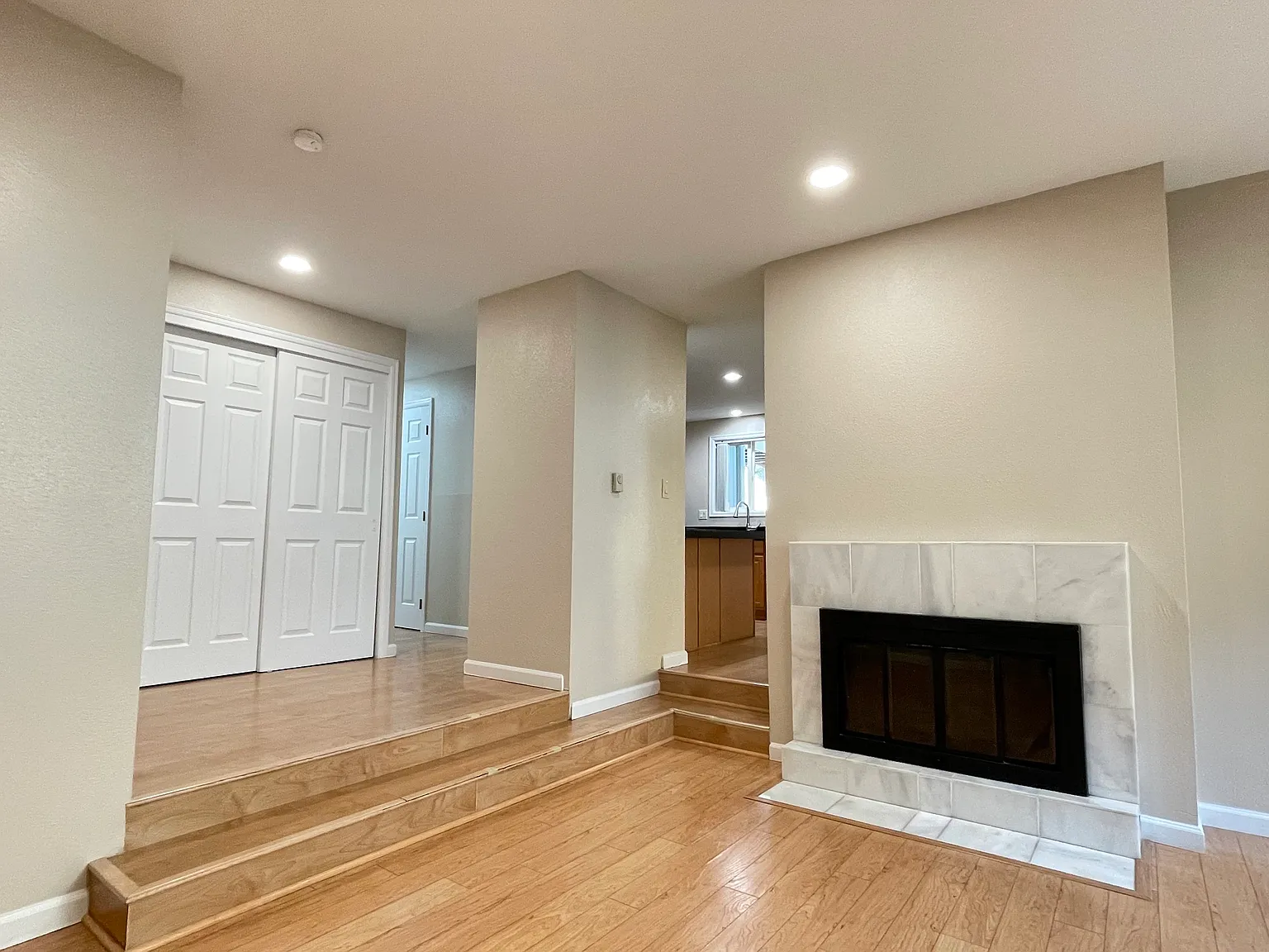 14130 NE 7th Pl — Photo 3