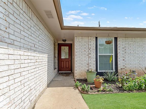 4th image of 4826 Tain Dr
