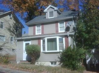 34 Ridgehurst Rd, West Orange, NJ 07052