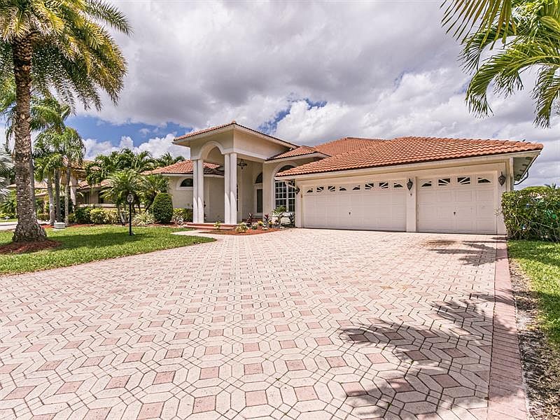 1st image of 8319-43 Coral Springs Dr