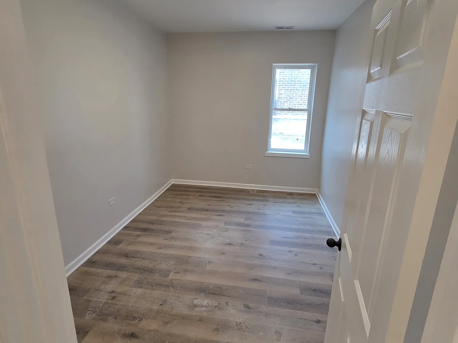 1 bed, 800 sqft, $1,000 — Photo 4