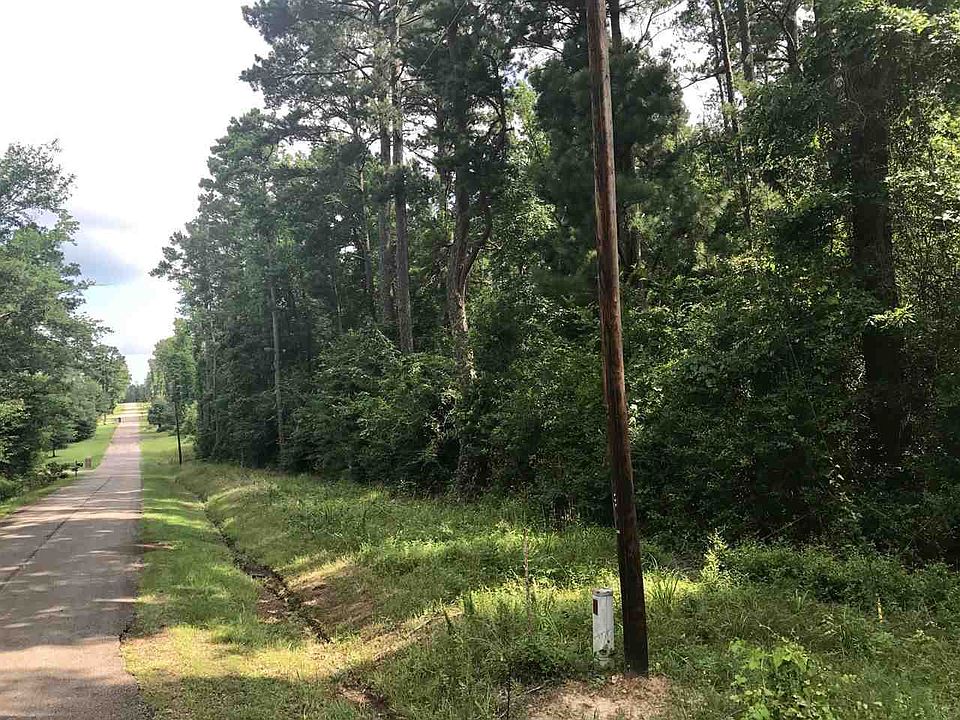 2nd image of 730 Hidden Lake Rd