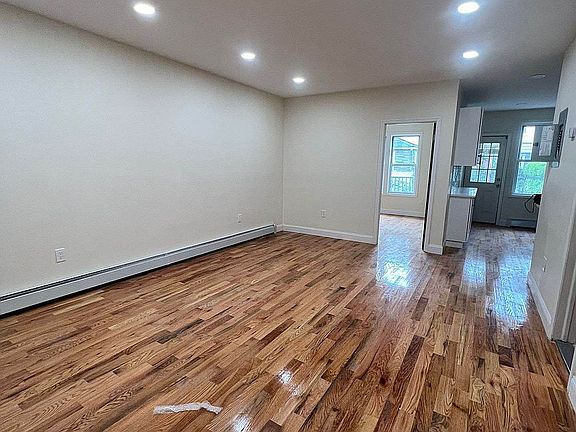 5th image of 84 Nichols Ave #1