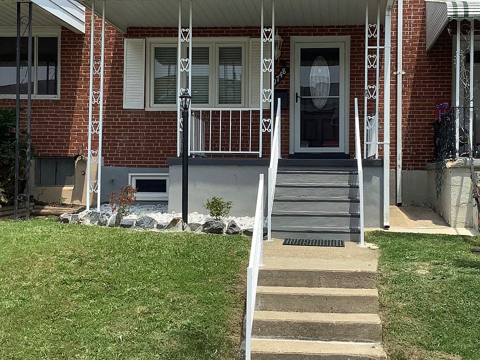 front w/ covered porch