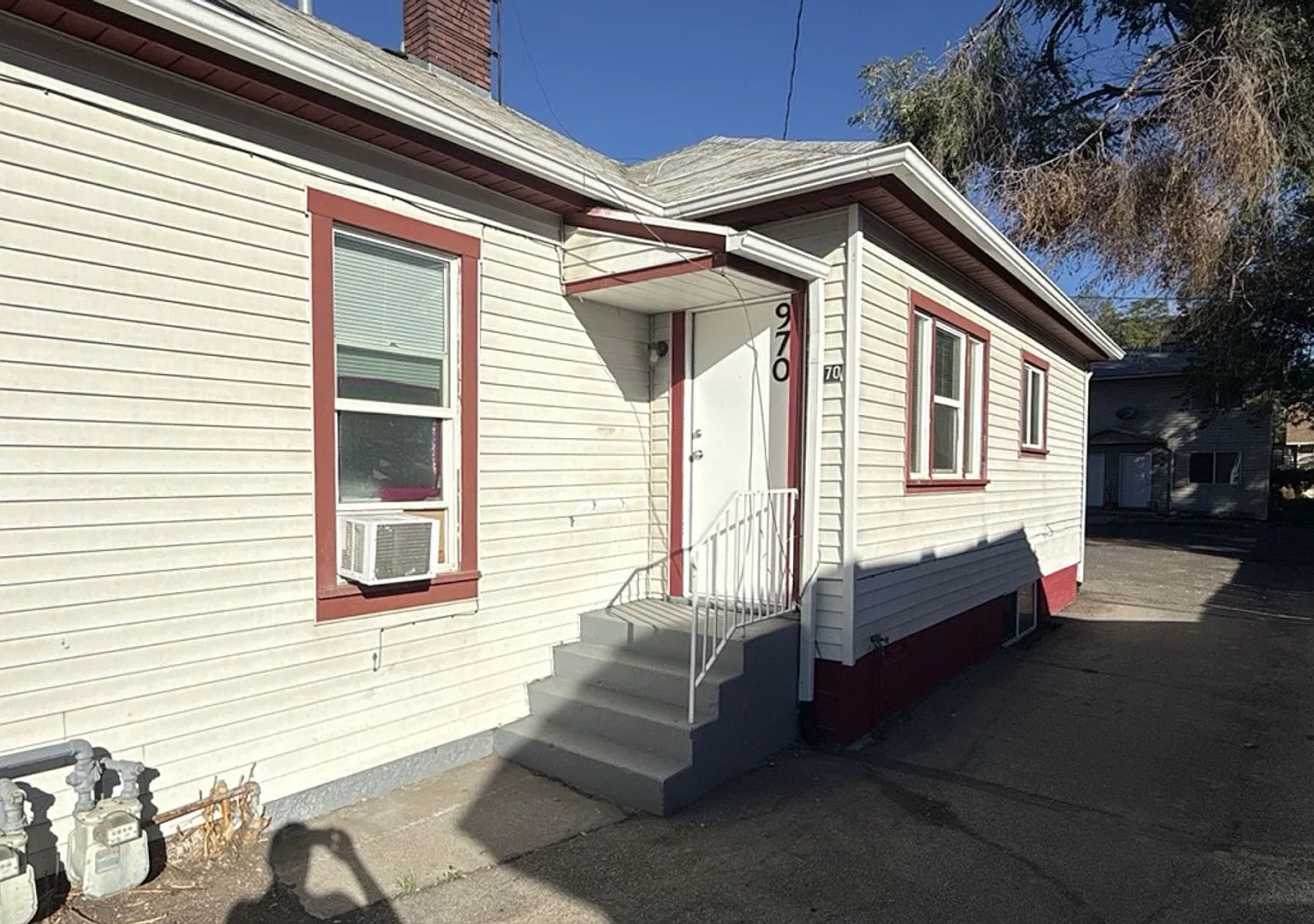 966-972 Center St 4 Plex — Photo 1