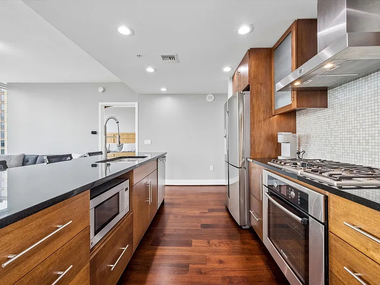 300 Bowie St #2805 — Photo 7
