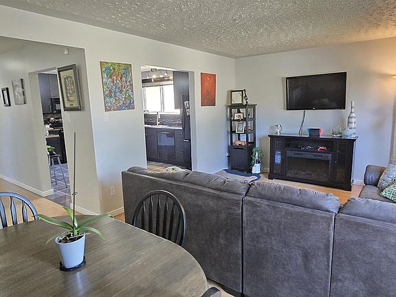 3rd image of 4233 49th St