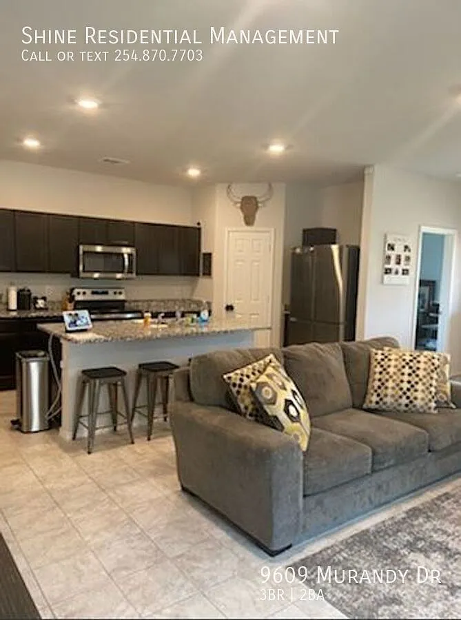 Adorable home in Yowell Ranch with pool access — Photo 3