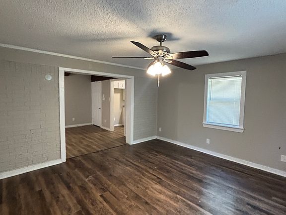 5th image of 1017 Towering Oaks Dr