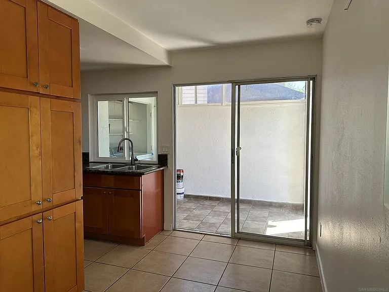 1450 Melrose Ave #103 — Photo 15