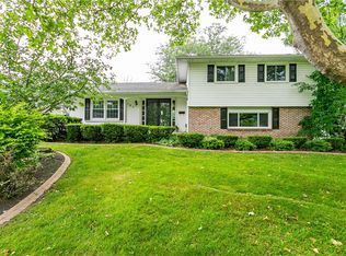 185 Arcadia Pkwy, Rochester, NY 14612