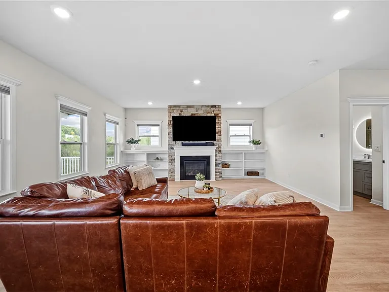 269 Lily Ridge Dr N — Photo 6