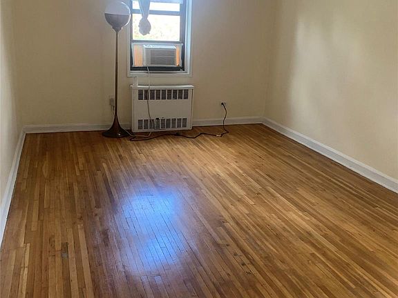 4th image of 144-54 Sanford Avenue #38