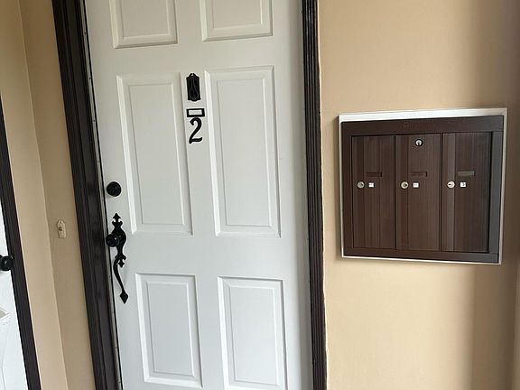 3rd image of 3249 Rowena Ave #2
