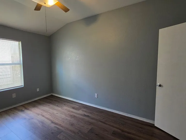 5820 Show Master Ln — Photo 17