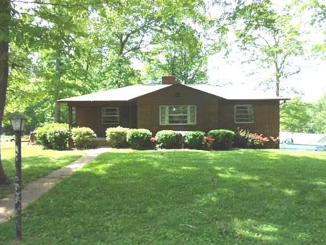 1st image of 2712 Fairwood Dr SE