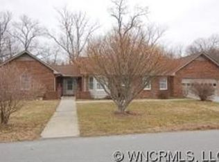 189 Mountain Valley Dr, Hendersonville, NC 28739
