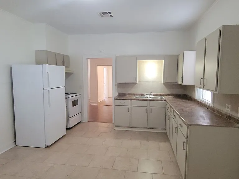 3633 W College St — Photo 10