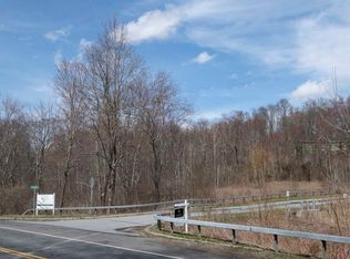 28 Woodlands Trl, Clinton Corners, NY 12514