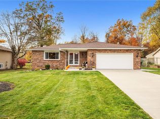 11900 Rolling Meadow Ln, North Royalton, OH 44133