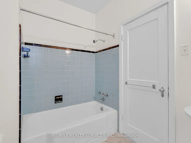 17 Webber Ave #2 — Photo 10
