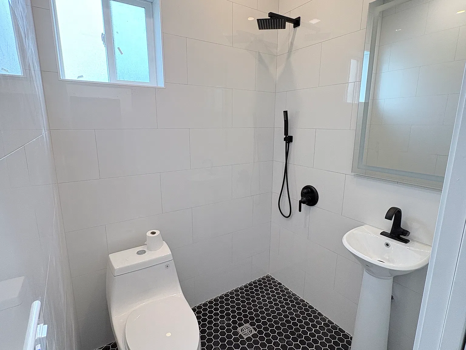 1 bed, 231 sqft, $3,200 — Photo 4
