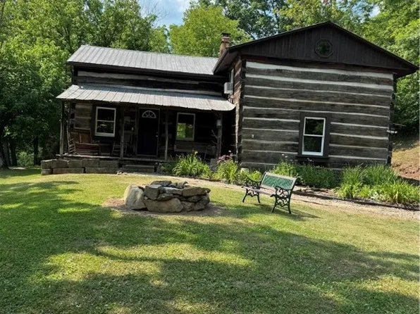 3157 Fish Hatchery Rd, Elizabeth, WV 26143