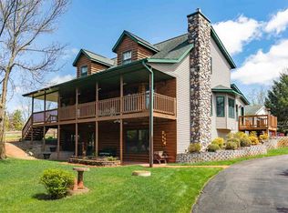 8869 Edgewater Dr, Amherst Junction, WI 54407