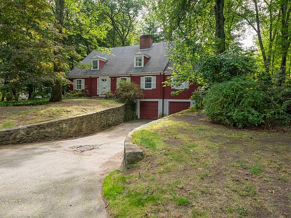2nd image of 22 Glen Brook Rd