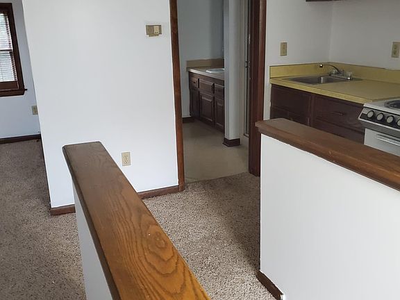 5th image of 156 E Saginaw St #A