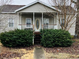 302 E Main St, Ava, IL 62907