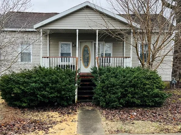 302 E Main St, Ava, IL 62907
